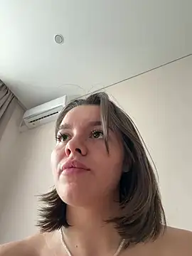 Xo_Laura Chat XXX in diretta