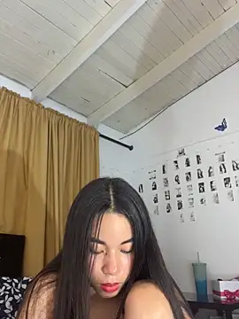 צ'אט XXX בשידור חי של Milleradhara24
