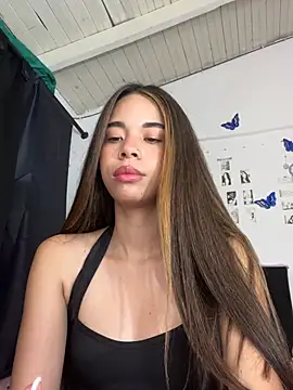 Chat +18 de Milleradhara24 ao vivo