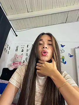 Milleradhara24's Live XXX Chat