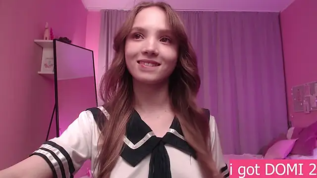 Adria_Arjona – live chatrum