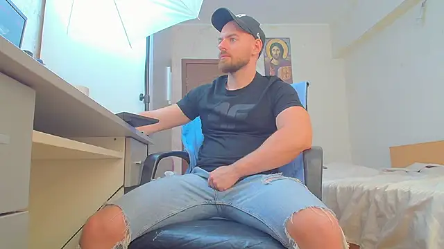 Show modela Ryanstone_ na web-kameri
