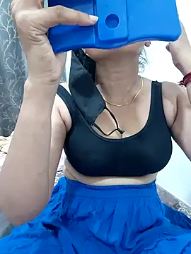Aarti909090 Show in webcam