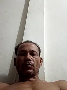 Najirhossain72 Show in webcam