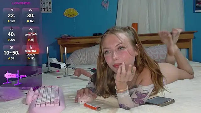 kittenkisses3's Webcam Show
