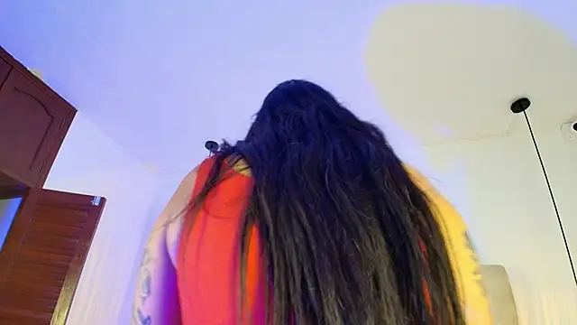 Chat +18 de KimberlyFox_t ao vivo