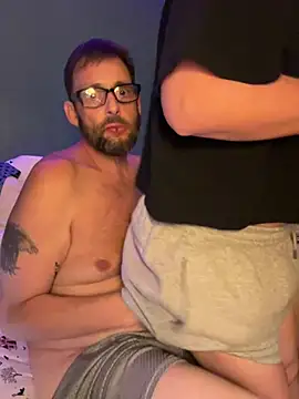 Thickerthenasnickerandkk Show Webcam