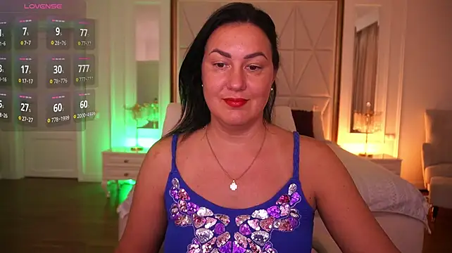 VelvetLuck's Live XXX Chat