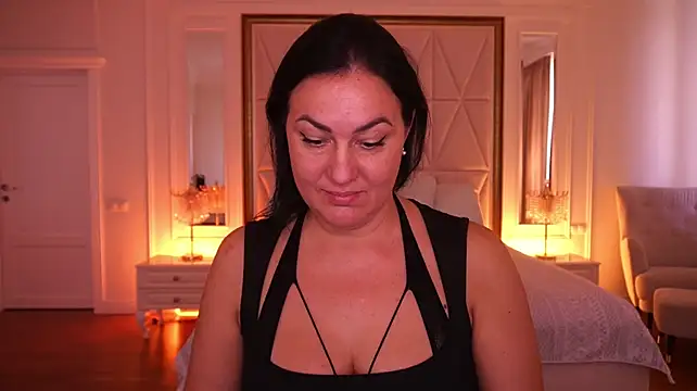 VelvetLuck Adlı Modelin Canlı XXX Sohbeti
