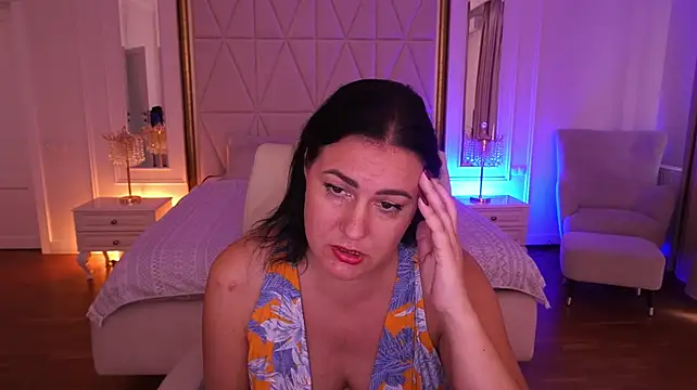 VelvetLuck Show in webcam