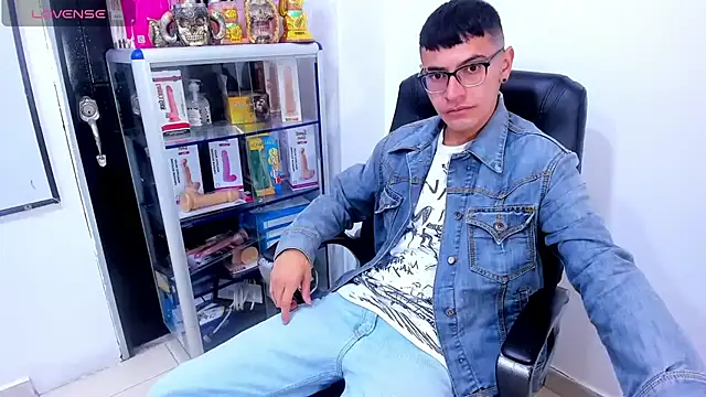 عرض كام Alexx_bigcockk