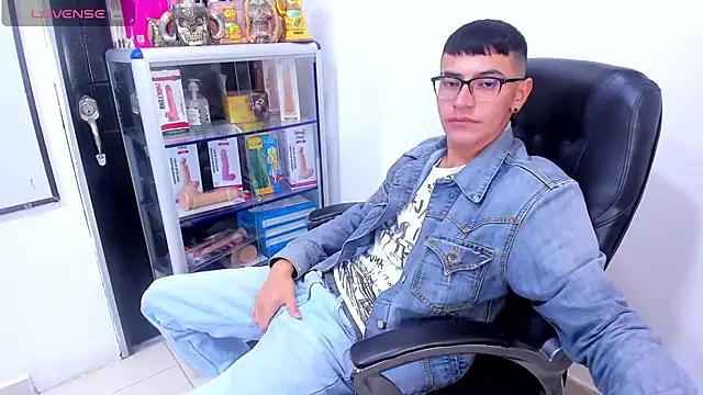 Alexx_bigcockk – webcam-show