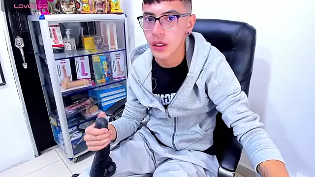 Alexx_bigcockk webcam show