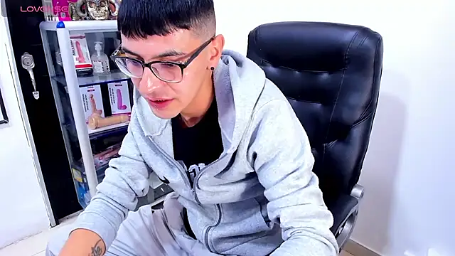 Show Webcam de Alexx_bigcockk