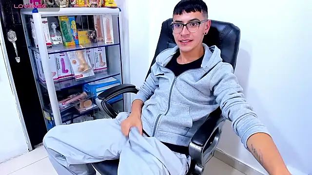 عرض كام Alexx_bigcockk