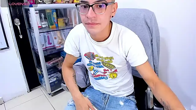 Alexx_bigcockk: вебкам-шоу