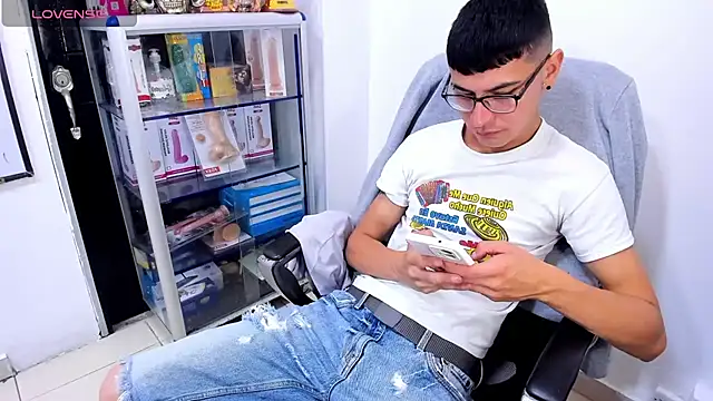 Alexx_bigcockk – webcam-show