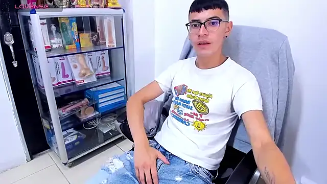Alexx_bigcockk 웹캠 쇼