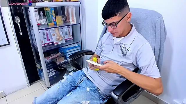 Alexx_bigcockk 在線直播表演