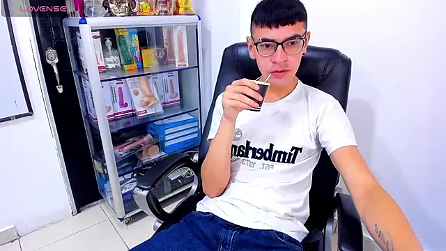 Alexx_bigcockk Webcam-Show