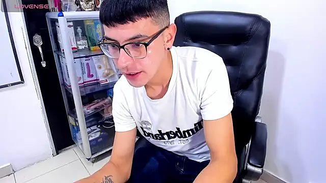 Alexx_bigcockk webcam show