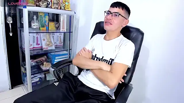 Alexx_bigcockk Pertunjukan Webcam