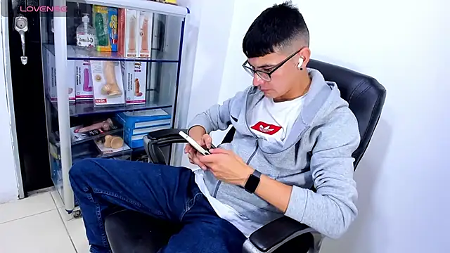 Alexx_bigcockk 웹캠 쇼