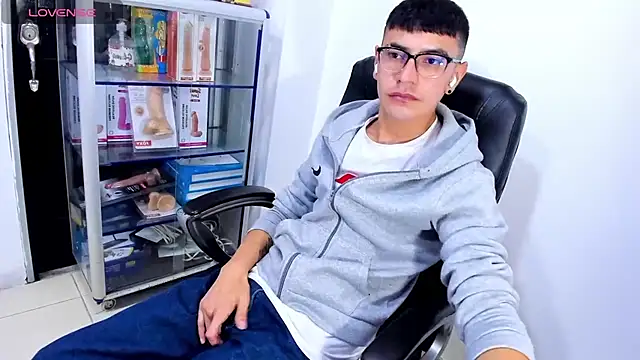 Alexx_bigcockk webcam show