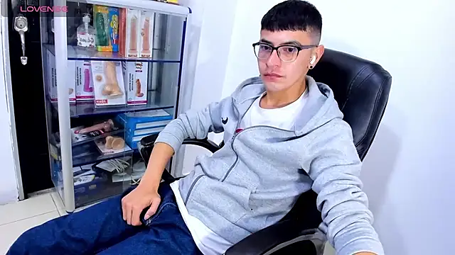 دردشة Alexx_bigcockk الجنسية المباشرة