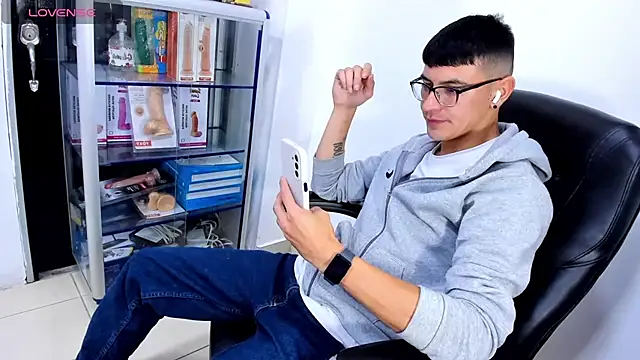 عرض كام Alexx_bigcockk