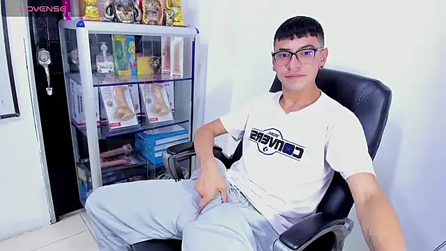 Alexx_bigcockk – Kamerová šou