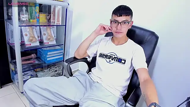 Alexx_bigcockk Webcam-Show
