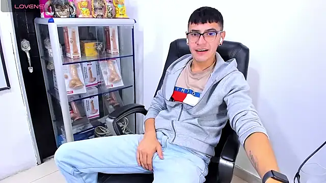 Alexx_bigcockk 웹캠 쇼