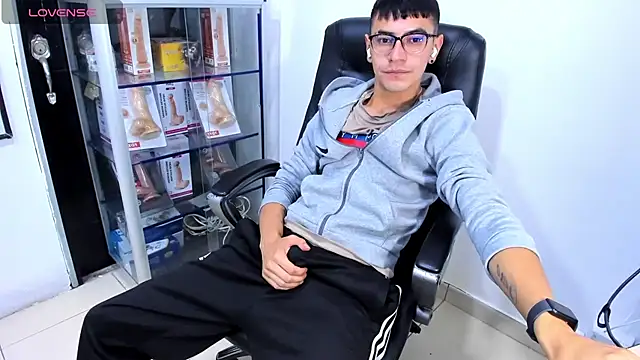 عرض كام Alexx_bigcockk