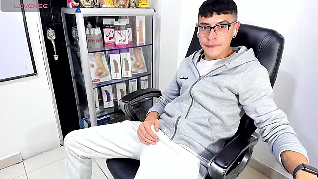 Alexx_bigcockk – webcam-show