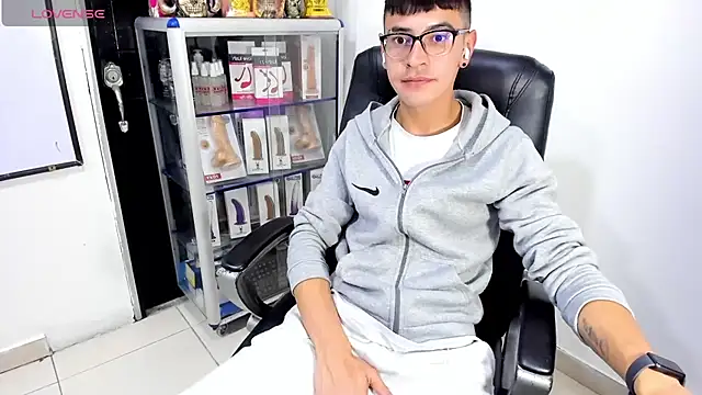 عرض كام Alexx_bigcockk