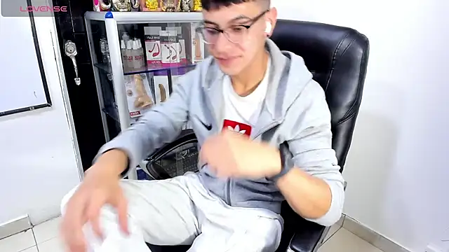 Show Webcam de Alexx_bigcockk