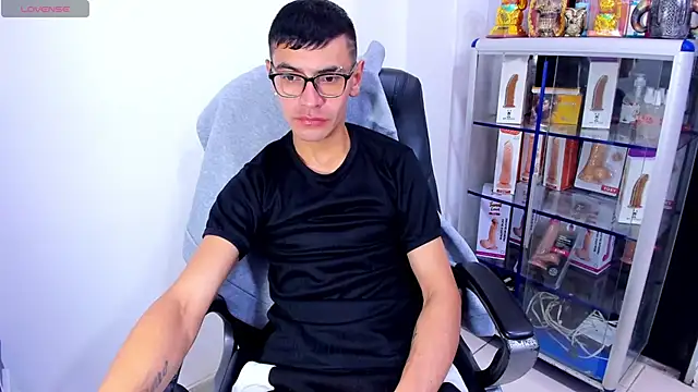 Alexx_bigcockk 웹캠 쇼