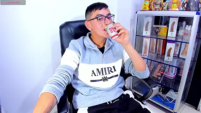 Alexx_bigcockk Pertunjukan Webcam