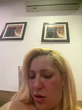 melisboa: δ ιαδικτυακό σόου στην κάμερα