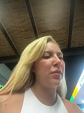 Juuhschmitt Webcam show
