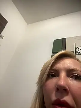 Juuhschmitt Show in webcam