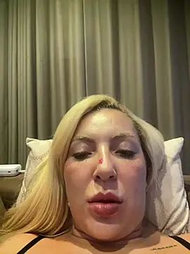 Juuhschmitt webcam show