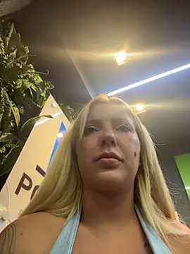 Show modela Juuhschmitt na web-kameri
