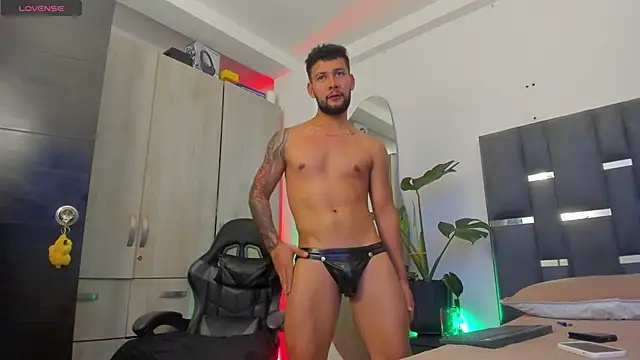Živý XXX chat noah_corvelle