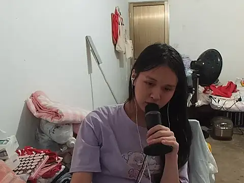RebelAura's Webcam Show