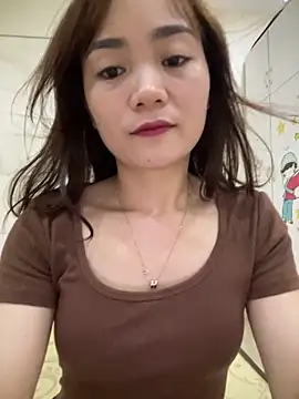 Bana-gibee live XXX chat