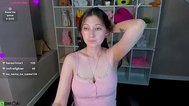 Ella_Burns Adlı Modelin Canlı XXX Sohbeti