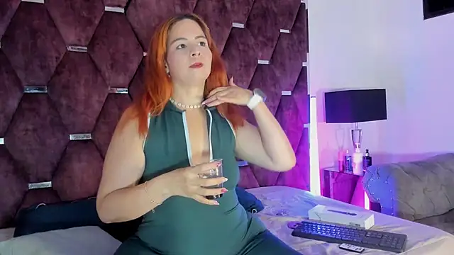 RossMildrey's Live XXX Chat