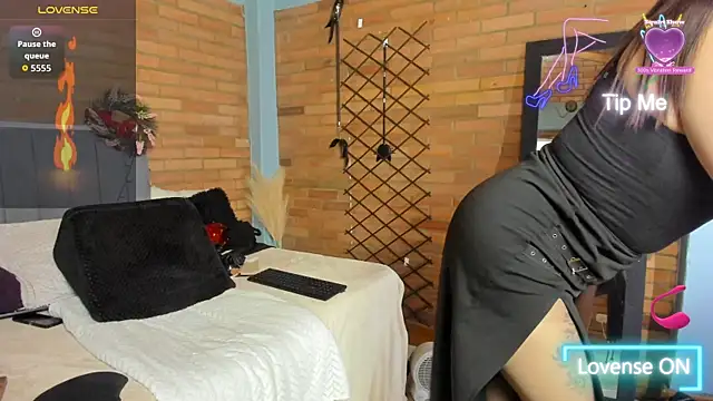 Victoria_Wilde_'s Webcam Show